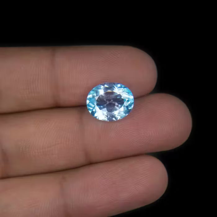 Blue Topaz - 7.84 Carat / 12.936 Ratti