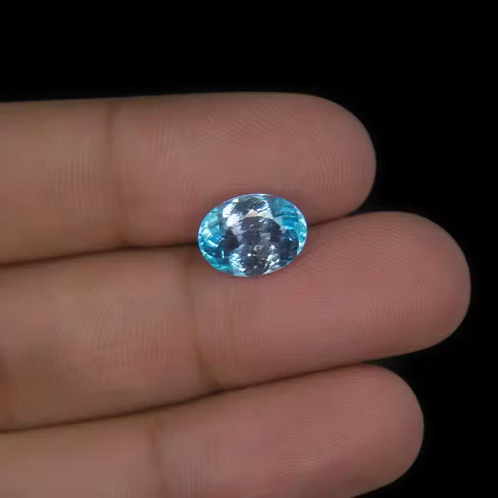 Blue Topaz - 3.71 Carat / 6.1215 Ratti