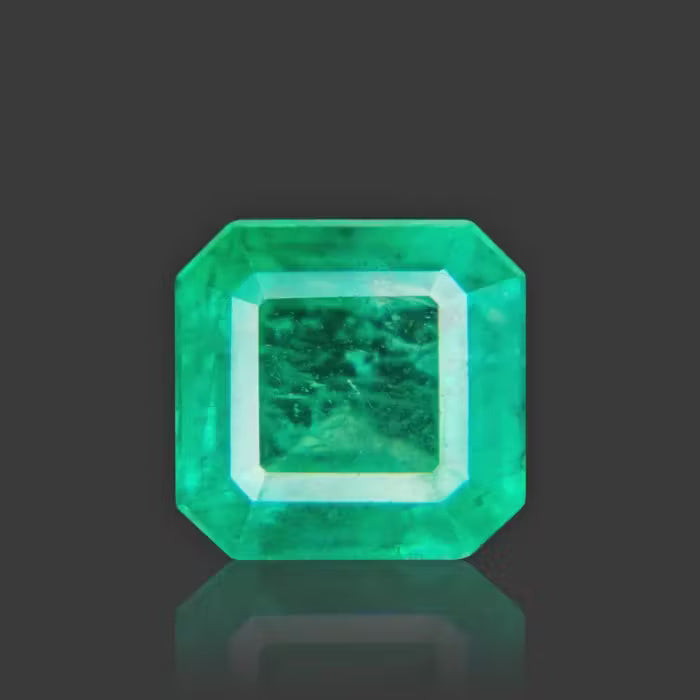 Emerald - 2.06 Carat / 3.399 Ratti